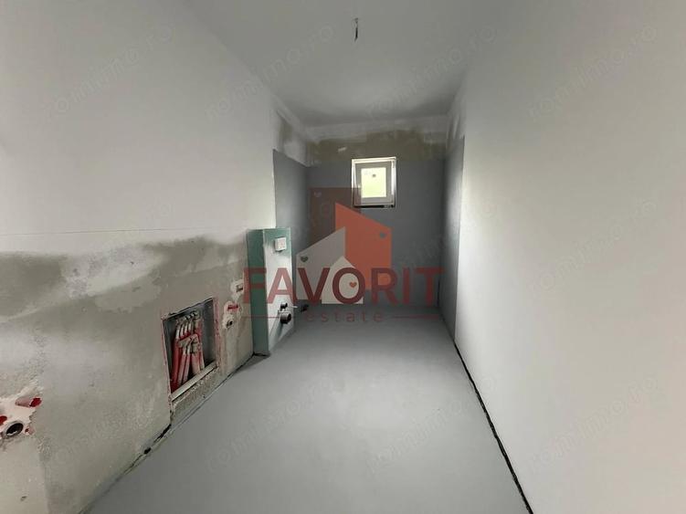 Casă cu 3 camere cu Teren 300 Mp în Sânmihaiu Român