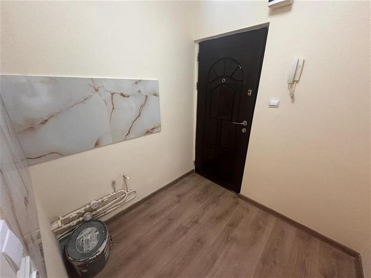 Garsonieră decomandată în Soarelui