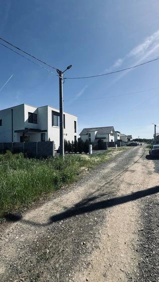 Teren de 710 mp, în Calea Urseni