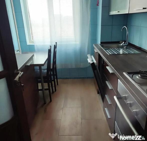 Garsonieră decomandată, mobilată în Crângași