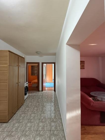 Apartament cu 3 camere decomandat, mobilat în City Park Mall