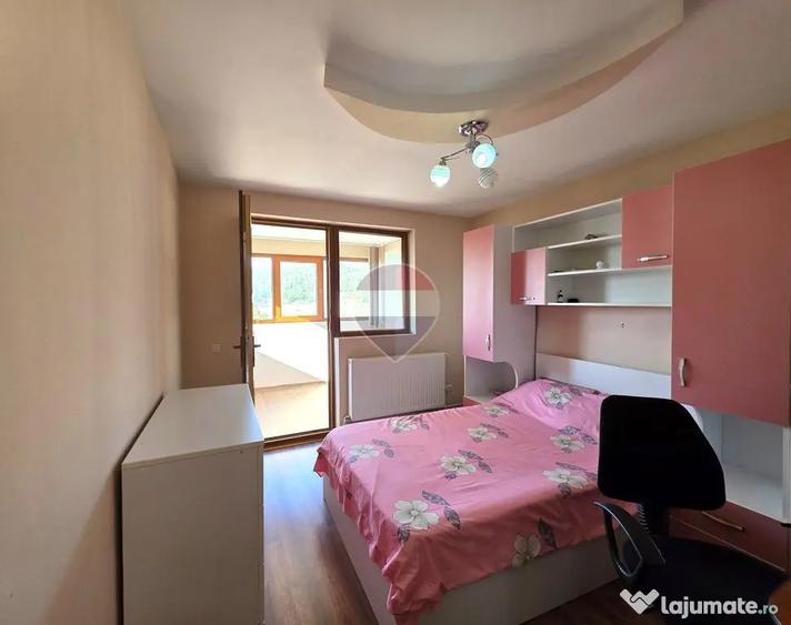 Casă cu 5 camere cu Teren 950 Mp în Cândești
