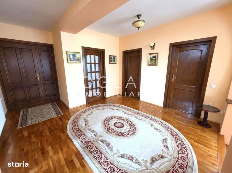Casă cu 4 camere decomandat în Șelimbăr