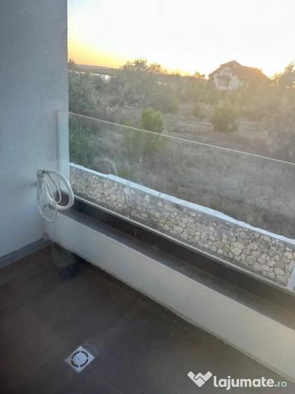 Vila de vanzare pe malul lacului | in zona Mamaia Nord | 0 - 15