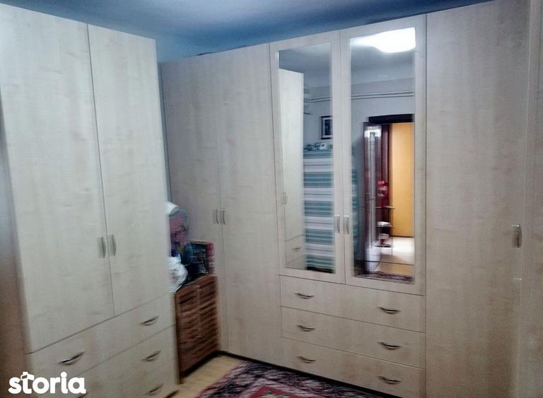 Km 4-5 - Casa renovata, situata in centrul cartierului - 10