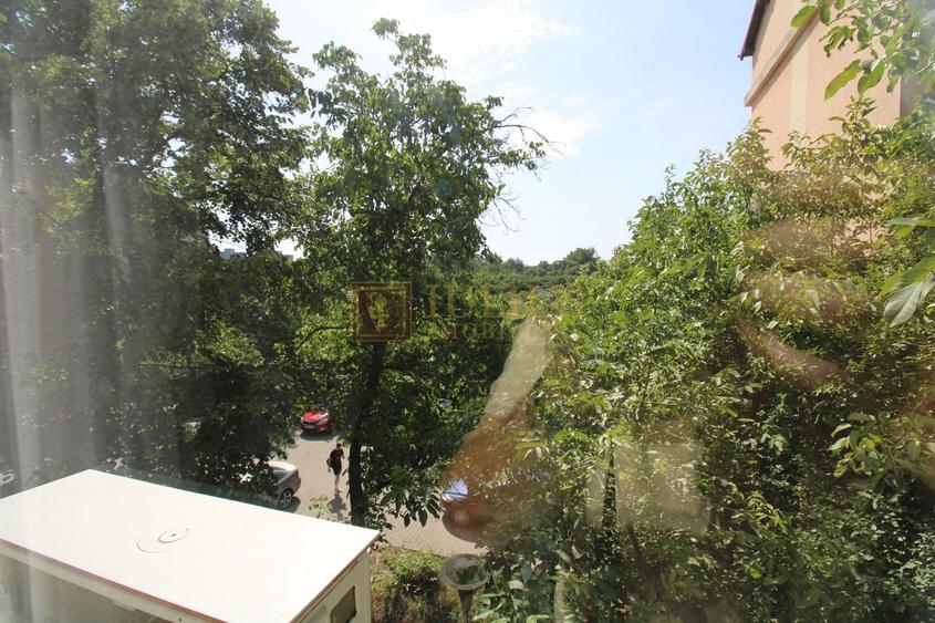 Apartament cu 2 camere nedecomandat, mobilat în Circumvalațiunii