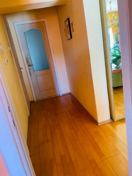 Apartament cu 3 camere decomandat, mobilat în Decebal