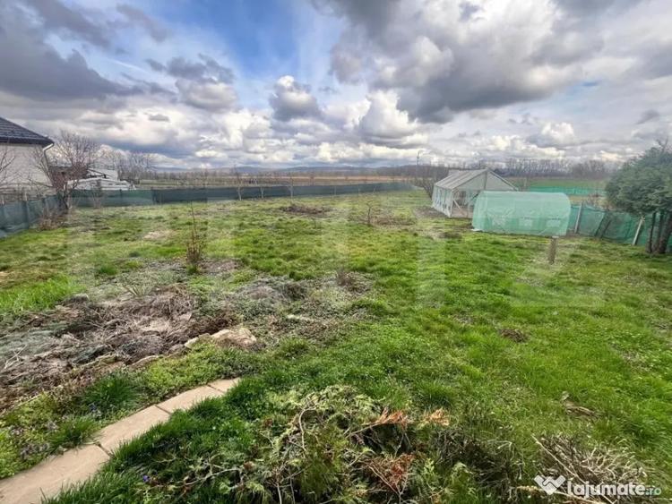 Casă cu 5 camere cu Teren 2000 Mp în Beclean
