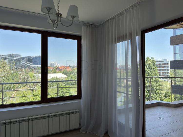 Apartament cu 4 camere semidecomandat, mobilat în Floreasca