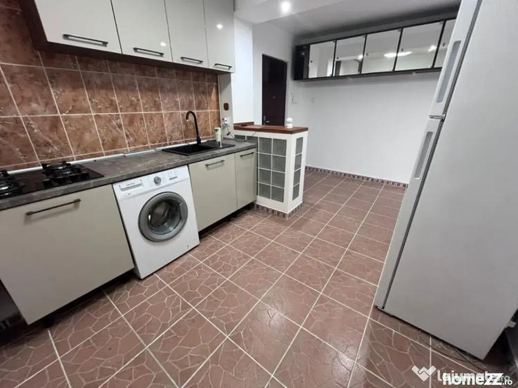 Apartament cu 3 camere semidecomandat în George Enescu