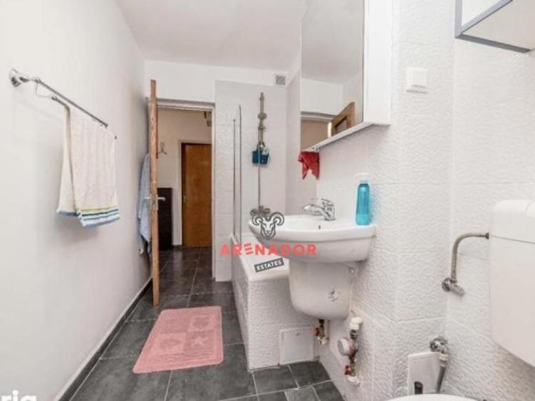 Apartament cu 3 camere, mobilat în Titan