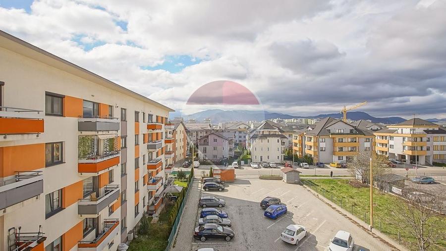 Apartament cu 3 camere decomandat, mobilat în Tractorul