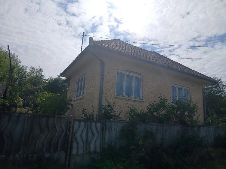 Casă cu 3 camere în Șincai