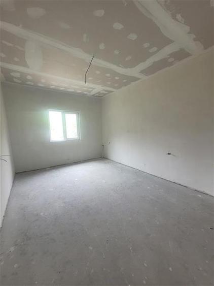 Casă individuală cu 3 camere cu Teren 230 Mp în Lumina