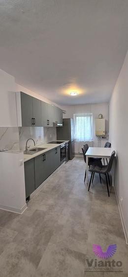 Apartament cu 3 camere decomandat, mobilat în Central