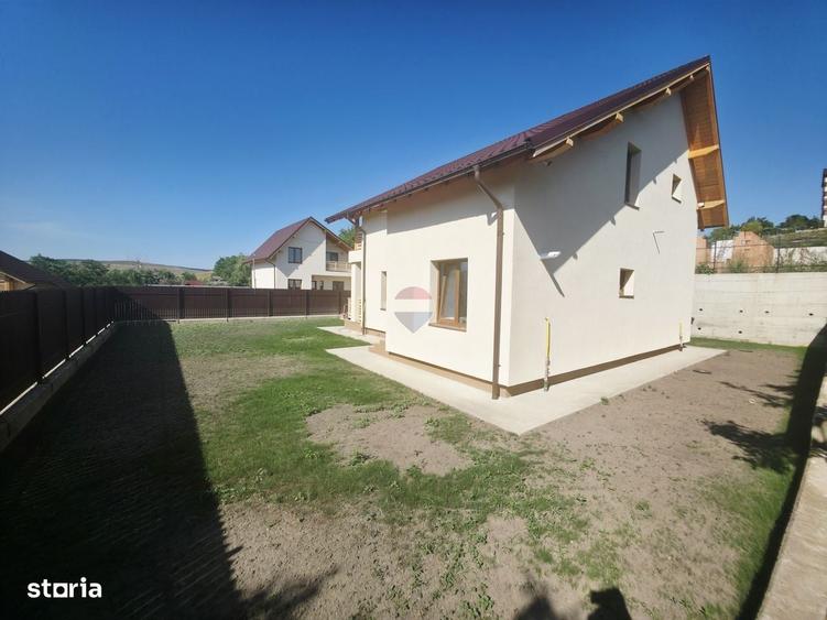 Casă cu 4 camere în Calea Romanului