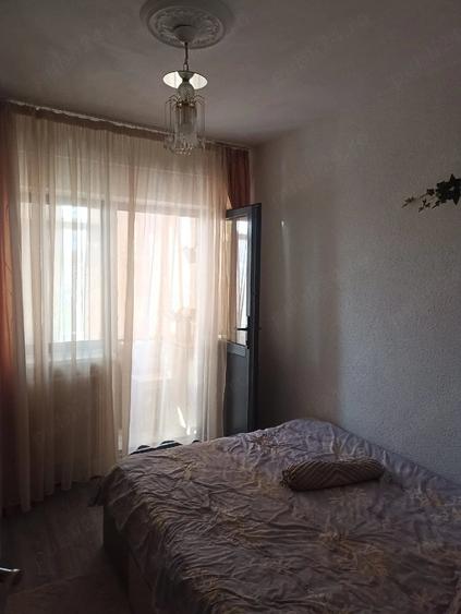 Apartament cu 3 camere decomandat în Găvana