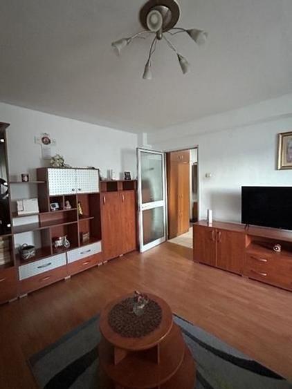 De vanzare Apartament 2 Camere Drumul Sarii - 13 Septembrie - 2