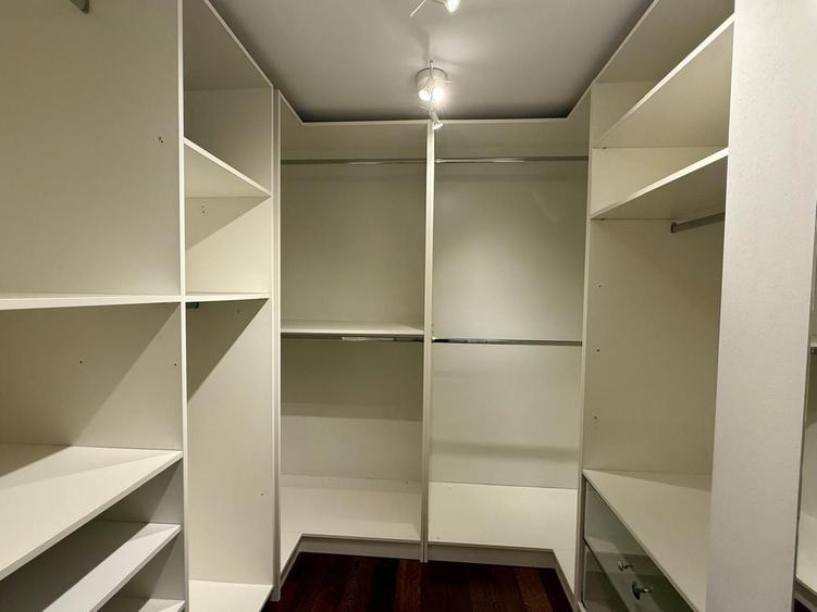 Apartament cu 3 camere semidecomandat, mobilat în Floreasca