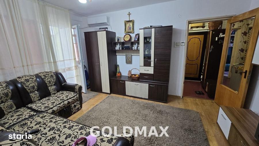 Apartament cu 3 camere semidecomandat în Trivale