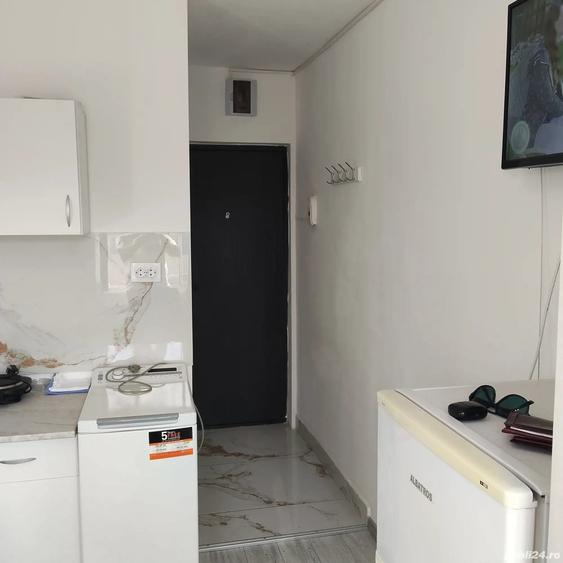 Garsonieră decomandată în UTA