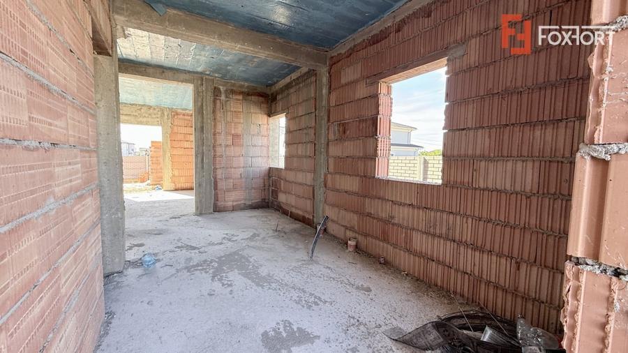 Duplex cu 4 camere cu Canalizare în Moșnița Veche