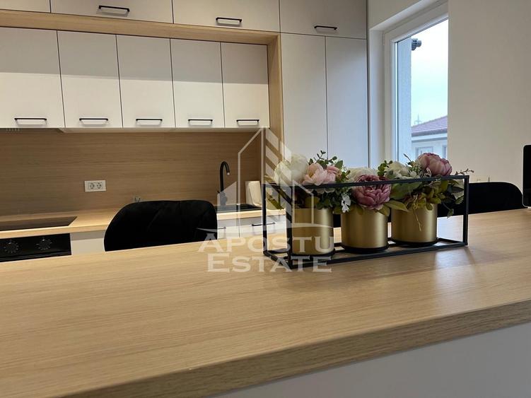 Apartament cu 2 camere semidecomandat în Ghiroda