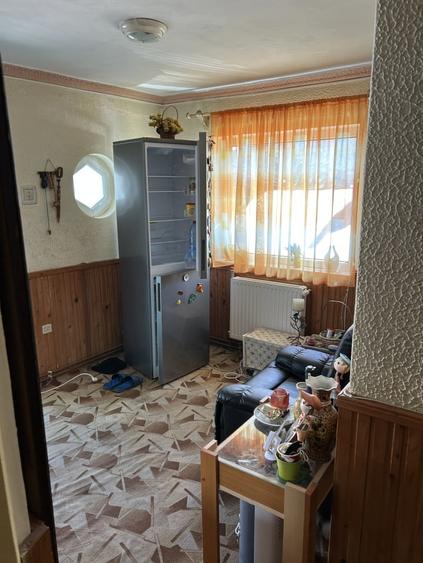 Casă individuală cu 5 camere cu Canalizare în Bușteni