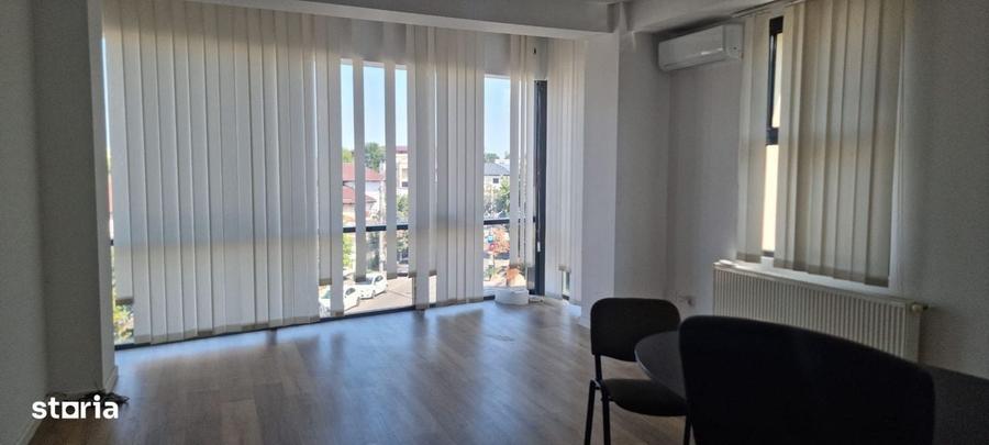 Spațiu comercial, de 90 mp, în Central