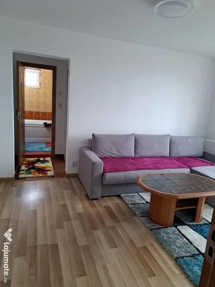Apartament cu 3 camere decomandat în Fântânele