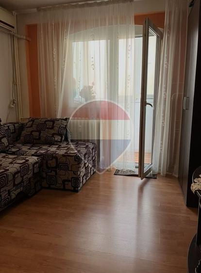 Apartament cu 2 camere decomandat în Arcul de Triumf