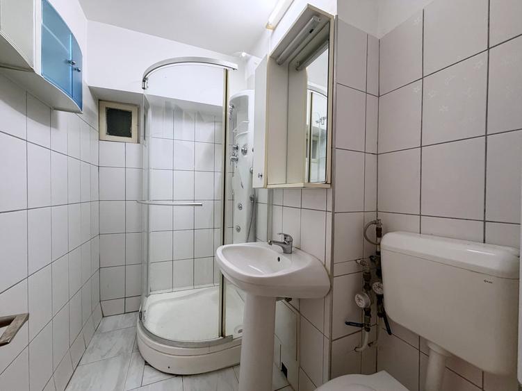 Apartament cu 4 camere decomandat, mobilat în Turda