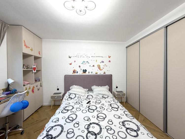 Casă individuală cu 5 camere cu Canalizare în Chitila