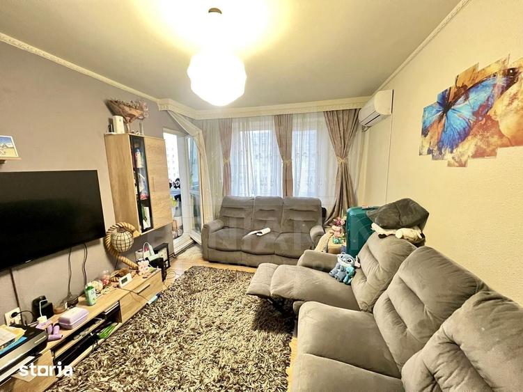 Apartament cu 3 camere decomandat în Astra