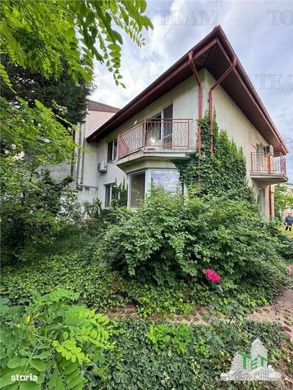 Casă cu 4 camere cu Teren 807 Mp în Băneasa