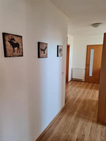 Casă individuală cu 5 camere cu Teren 400 Mp în Schei