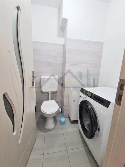 Apartament cu 3 camere decomandat în Craiter