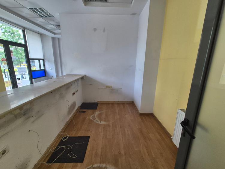 Spațiu comercial, de 150 mp, în Micro IV