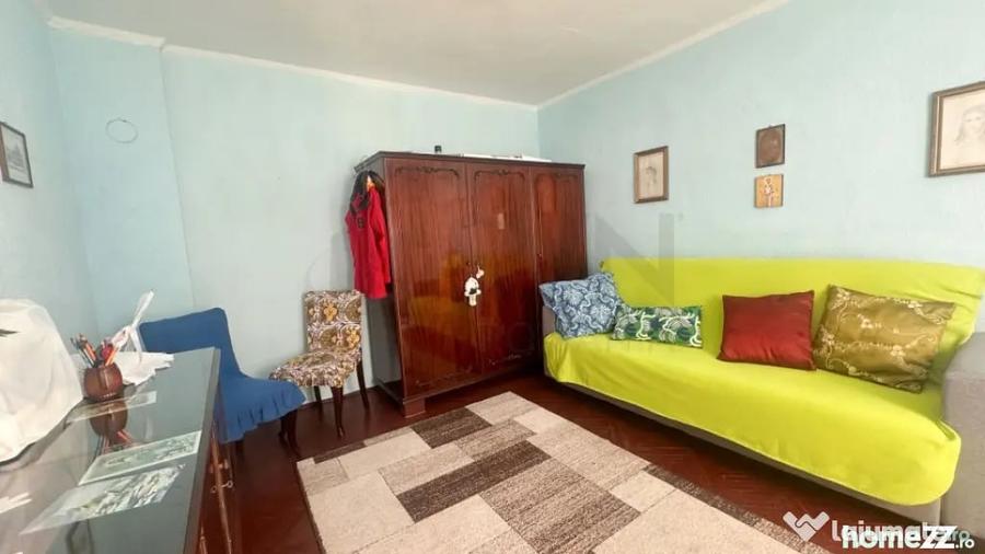 Casă cu 4 camere cu Teren 424 Mp în Polonă
