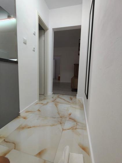 Inchiriez apartament 2 camere - 3