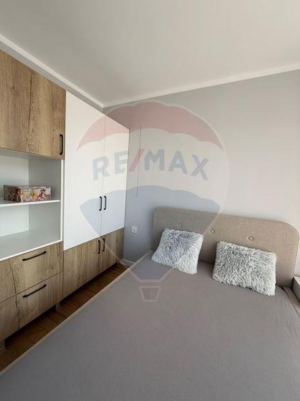 Apartament cu 3 camere decomandat, mobilat în Central