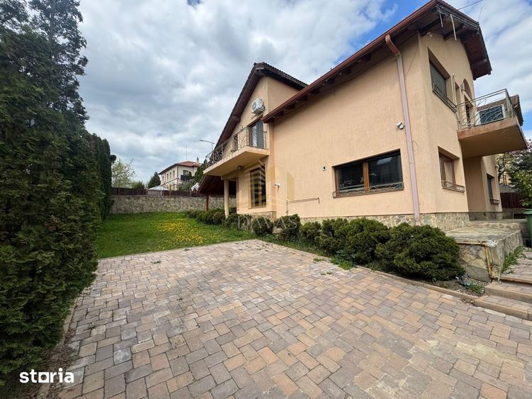 Casă cu 5 camere cu Teren 300 Mp în Bună Ziua