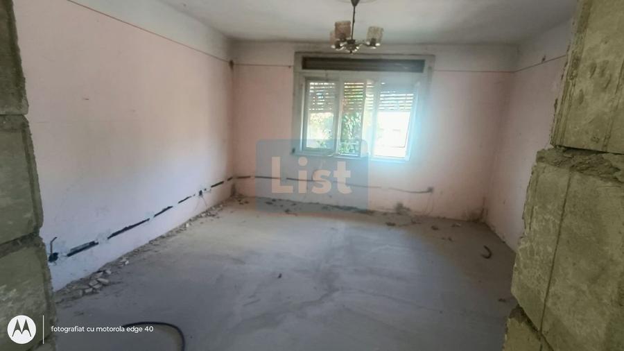 Casa cu 700 mp teren in zona Garii, necesita renovare. Comision 0 - 10
