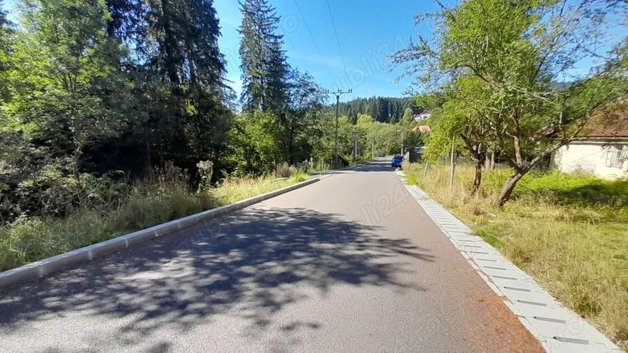 Casă cu 6 camere cu Teren 4950 Mp în Timișu de Sus