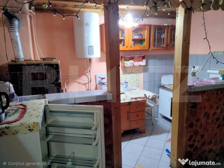 Casă cu 5 camere cu Teren 350 Mp în Deal
