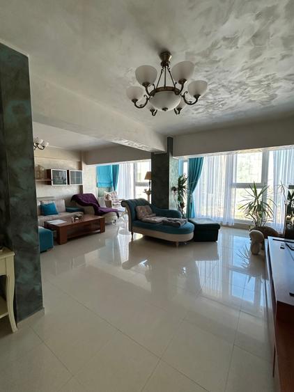 Apartament cu 3 camere decomandat în Peninsula