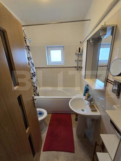 Apartament cu 3 camere decomandat, mobilat în Aradului