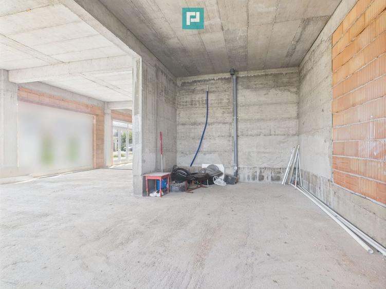Spațiu comercial, de 101 mp, în Freidorf