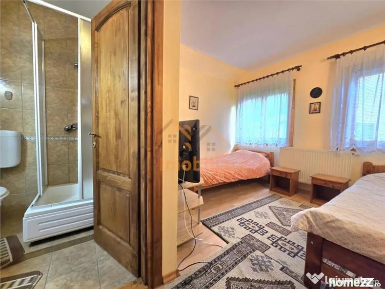 Casă cu 6 camere cu Teren 1761 Mp în Izlaz