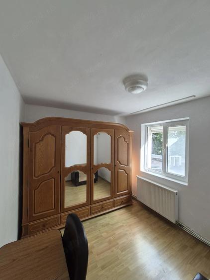 Apartament cu 2 camere semidecomandat în Cetate